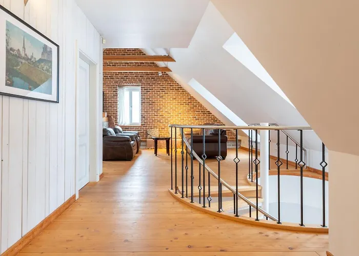 Apartment Old Town - Premium Medieval House Tallinn